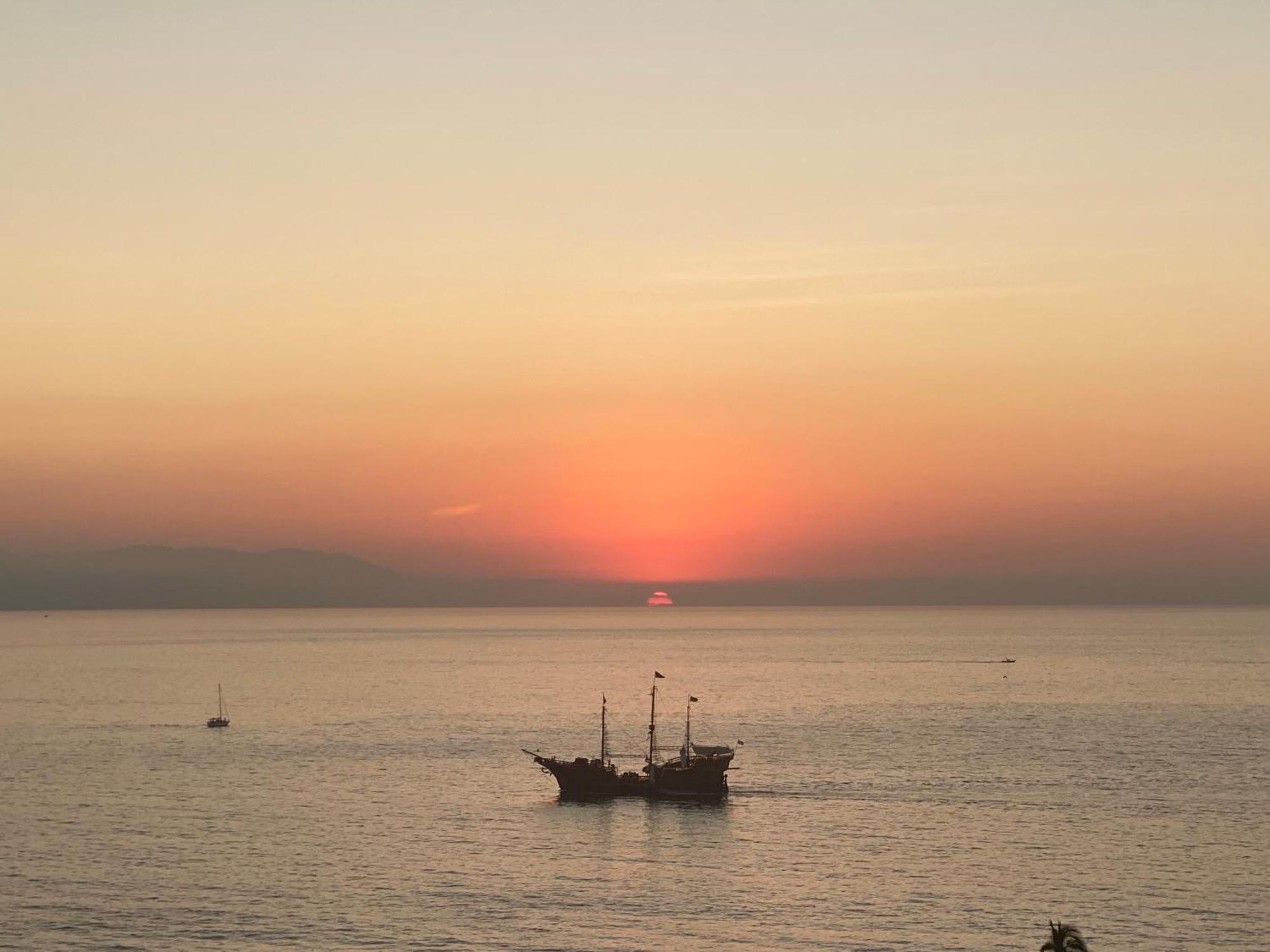 Ocean Front Grand Venetian Corner Condo Puerto Vallarta Exterior foto